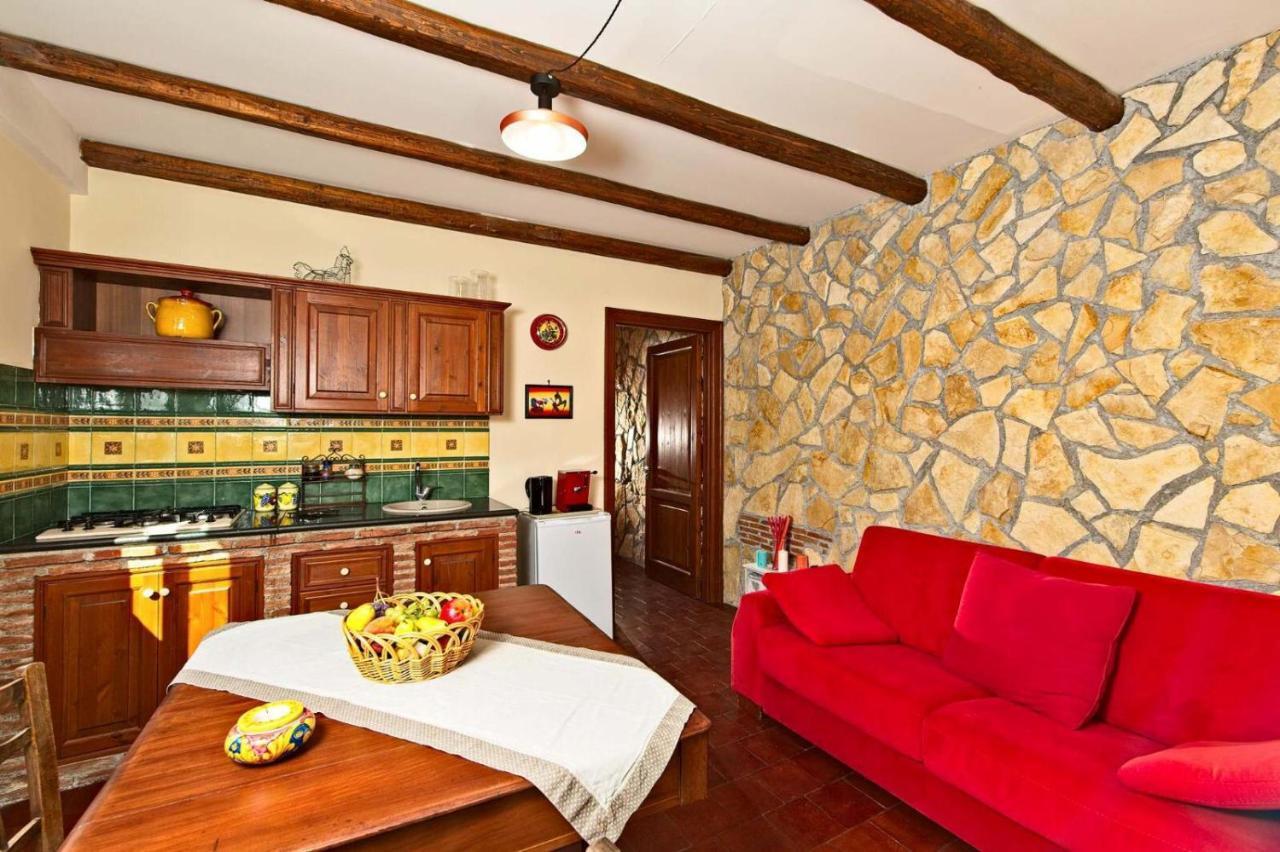 Horse House Apartamento Ragalna Exterior foto